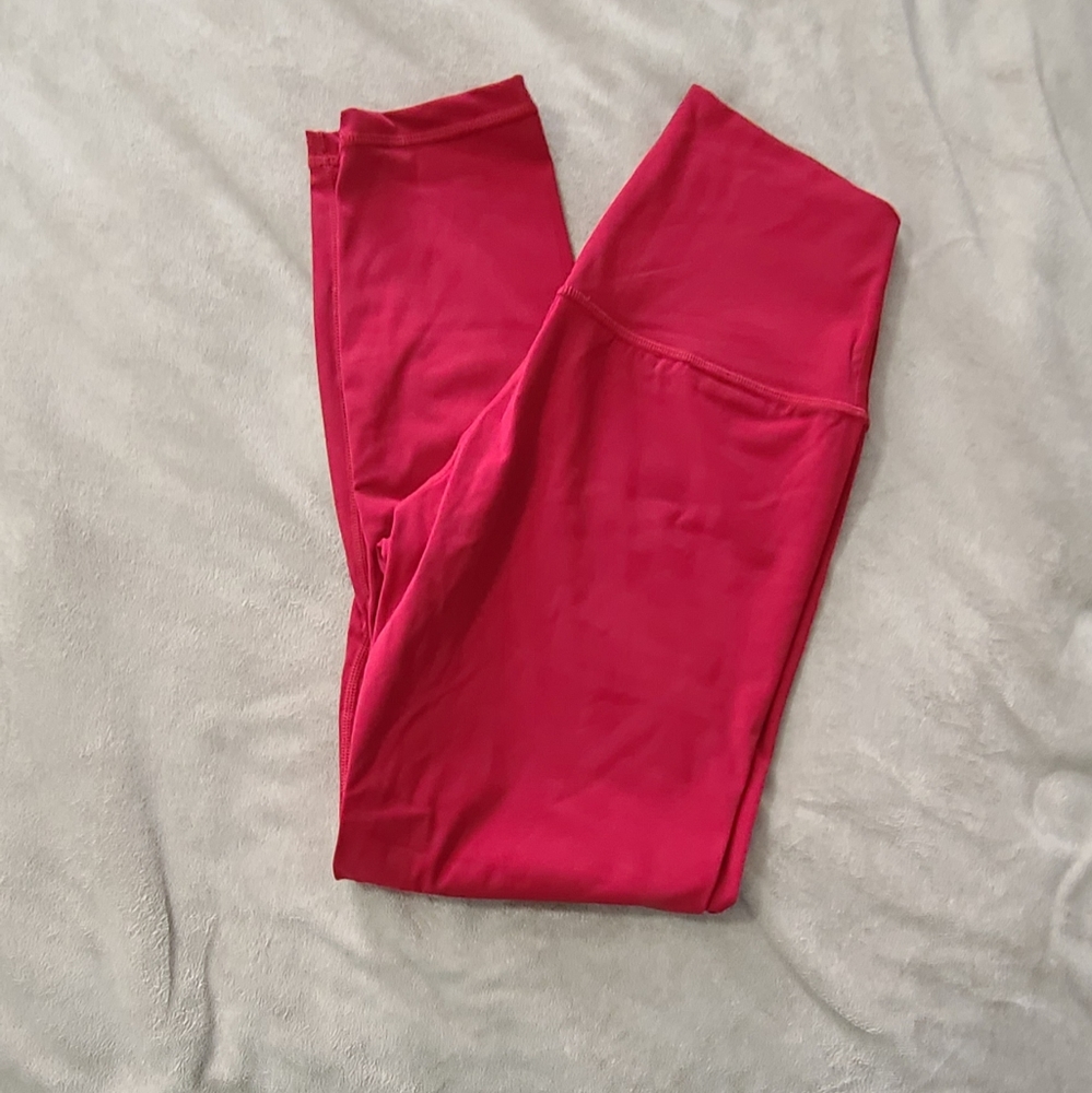 Born primitive inspire leggings. Cranberry